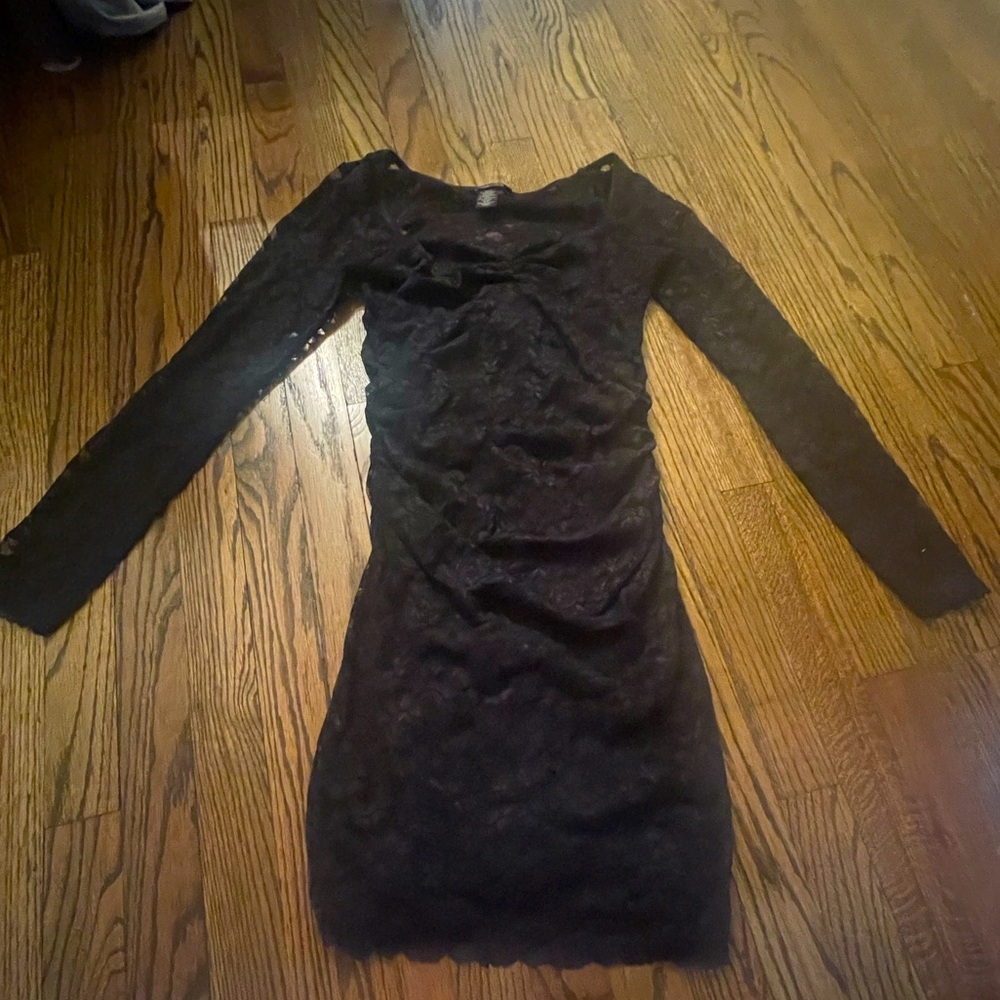 Black lace tight fitting dress from mod’s international! Great condition!!